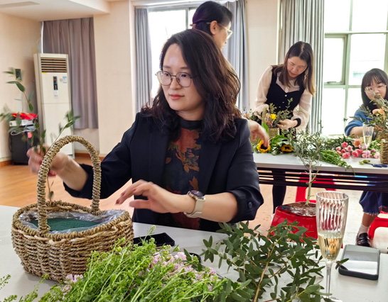 女神節(jié)里笑容翻飛，歡樂不退